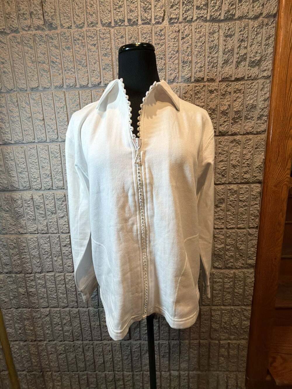 641 Isaac's Designs Jacket Size M White Rhinestone Zip